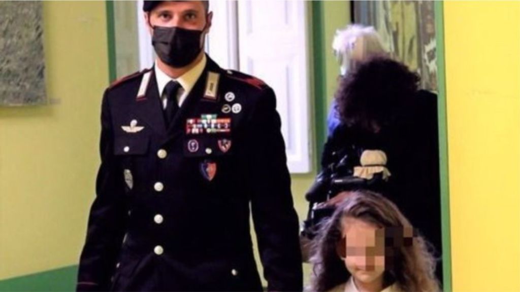 Historia prekëse, karabinieri italian ndihmon 4-vjeçaren shqiptare për t’u kuruar nga diabeti Historia prekëse, karabinieri italian ndihmon 4-vjeçaren shqiptare për t’u kuruar nga diabeti