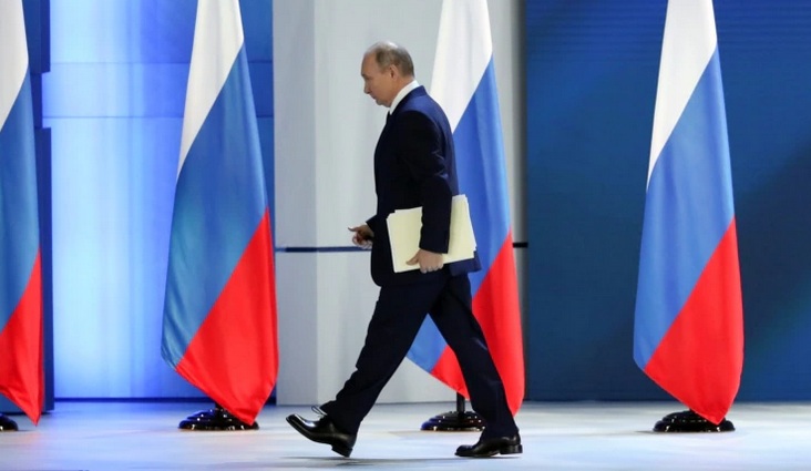 Të gjithë me sy e veshë nga Vladimir Putin Të gjithë me sy e veshë nga Vladimir Putin