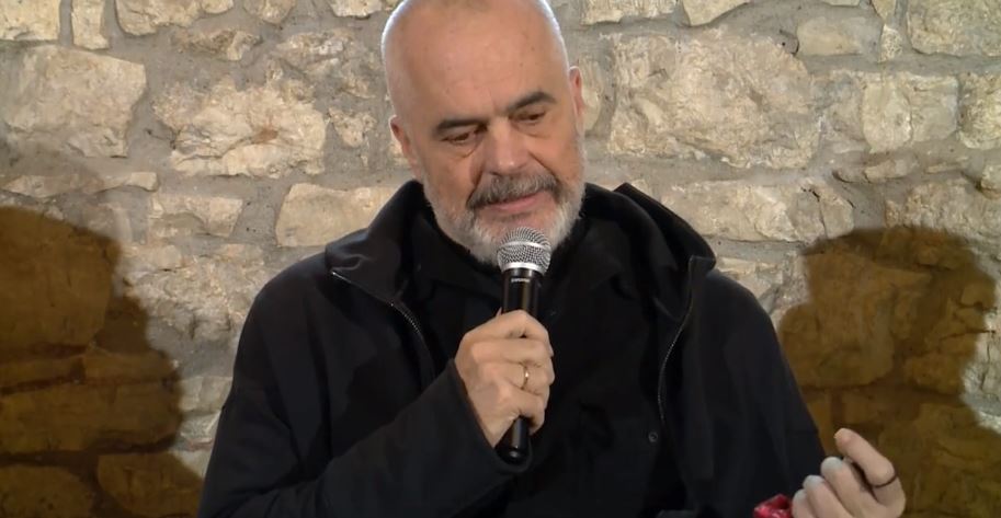 Deri në 50 mijë dollarë grant nëse rindërtoni shtëpinë e vjetër”! Rama: Aplikimet nisin në janar Deri në 50 mijë dollarë grant nëse rindërtoni shtëpinë e vjetër”! Rama: Aplikimet nisin në janar