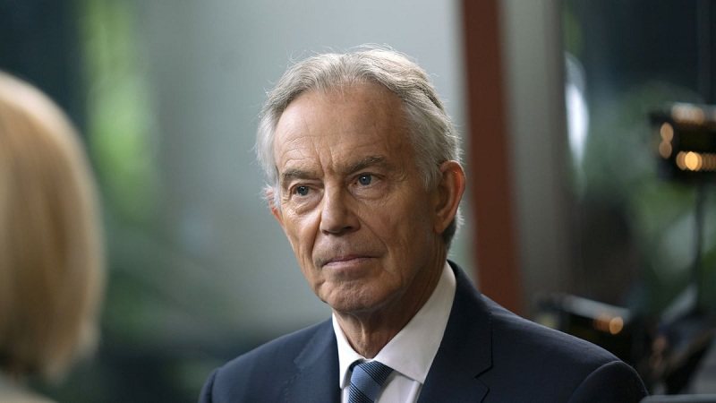 Tony Blair nderohet me titullin e lartë nga Mbretëresha e Anglisë Tony Blair nderohet me titullin e lartë nga Mbretëresha e Anglisë