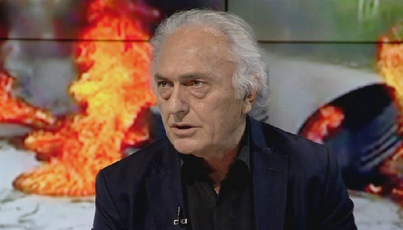 Frrok Çupi ‘plas bombën’ e radhës, tregon çfarë do ndodhë me Sali Berishën shumë shpejt: SPAK po ndjen kërcënimet nga… Frrok Çupi ‘plas bombën’ e radhës, tregon çfarë do ndodhë me Sali Berishën shumë shpejt: SPAK po ndjen kërcënimet nga…