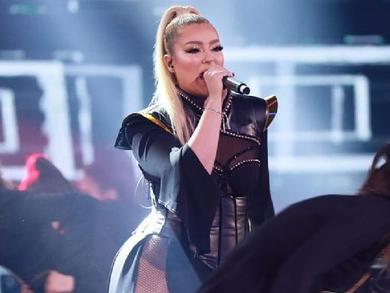 Babai i ndjerë i Ronela Hajatit dhe njëkohësisht ish-drejtori i TVSH u përfol se i “dha fitoren” në Festivalin e Këngës, reagon gazetari i njohur: Ja ç’më thanë për të në Prishtinë! I kishte lënë si të goditur nga rrufeja kolegët Babai i ndjerë i Ronela Hajatit dhe njëkohësisht ish-drejtori i TVSH u përfol se i “dha fitoren” në Festivalin e Këngës, reagon gazetari i njohur: Ja ç’më thanë për të në Prishtinë! I kishte lënë si të goditur nga rrufeja kolegët