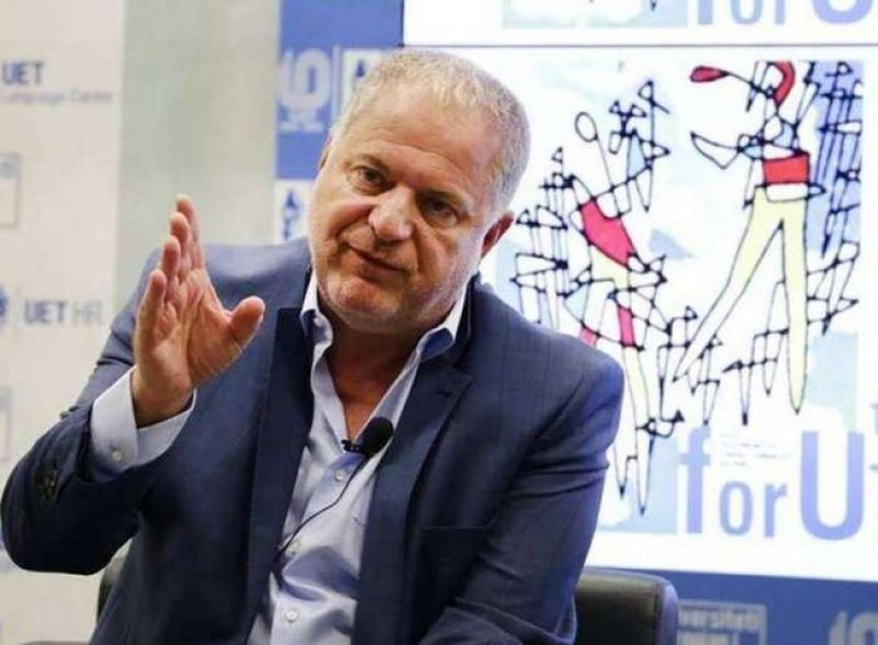 Baton Haxhiu menaxheri i marketingut më i paguar në botë! A kanë lidhje këshillat e tij për kryeministrin me fitimin e koncesionit të dializës nga punëdhënësi i tij?