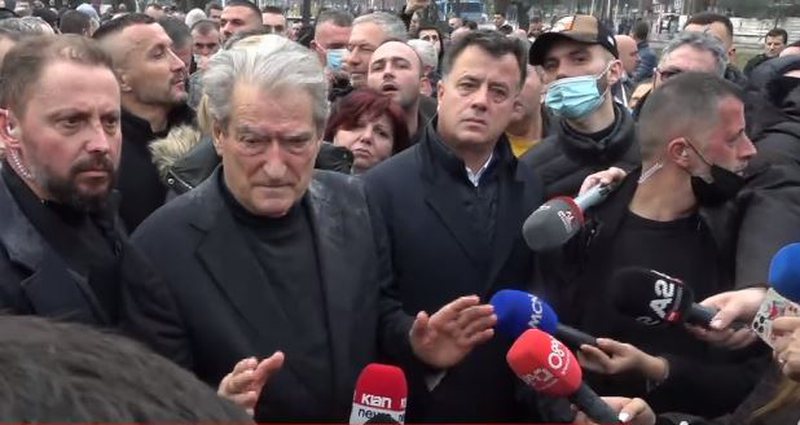 “Jam skandalizuar”, Nano reagon për protestën e dhunshme në PD: 8 janari, fundi real i Sali Berishës!