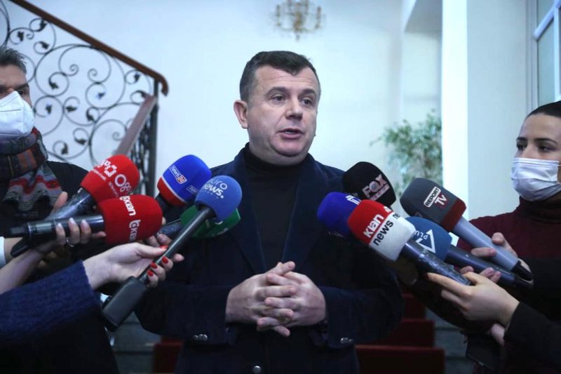 PS zbardh detajet, ja si do veprohet pas shkarkimit të Metës dhe kush merr detyrën, gati dosja voluminoze për përballjen në gjykatë