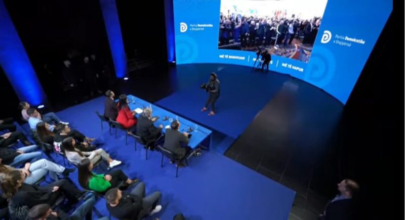 Pas Evi Kokalarit rrezikojnë të penalizohen nga Uashingtoni organizatorët e “foltoreve” në SHBA, nga individë, te fondacione, biznesmenë dhe organizata Pas Evi Kokalarit rrezikojnë të penalizohen nga Uashingtoni organizatorët e “foltoreve” në SHBA, nga individë, te fondacione, biznesmenë dhe organizata