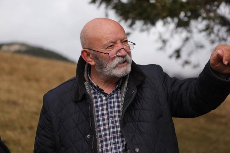 Çun Lajçi reagon ashpër ndaj PDK dhe deputetit kosovar: M’vjen keq që po i fus hundët n’ku*vllëkun e partive, por ju kurrë nuk guxuat me ia pre kërthizën… Çun Lajçi reagon ashpër ndaj PDK dhe deputetit kosovar: M’vjen keq që po i fus hundët n’ku*vllëkun e partive, por ju kurrë nuk guxuat me ia pre kërthizën…