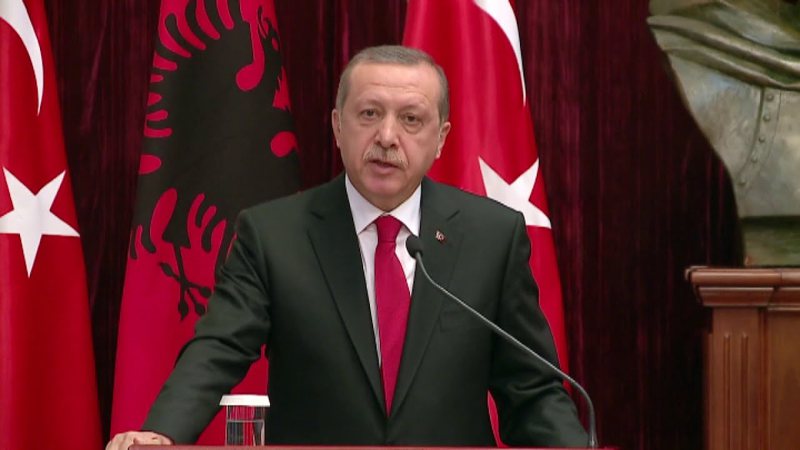 Erdogan me listë me vete për “prerjen e kokave” të armiqve gylenistë në Tiranë, Rama përpara sfidës së madhe Erdogan me listë me vete për “prerjen e kokave” të armiqve gylenistë në Tiranë, Rama përpara sfidës së madhe