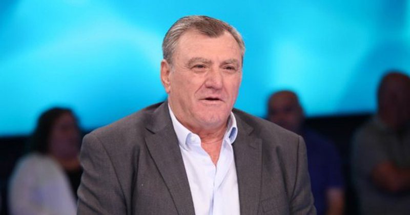 Tatimet zbarkuan sot në bizneset e familjes Duka! Anëtari i “Klanit të Zemunit” sot me akuzatorin Berisha i trembur: “Nuk kemi siguri për jetën”! Tatimet zbarkuan sot në bizneset e familjes Duka! Anëtari i “Klanit të Zemunit” sot me akuzatorin Berisha i trembur: “Nuk kemi siguri për jetën”!