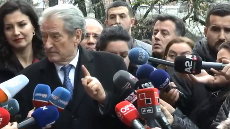 Dëshmia e fortë nga SHBA: Ky biznesmen është një mafioz i lindur i Napolit! Ja çfarë i bëri dhuratë Sali Berisha