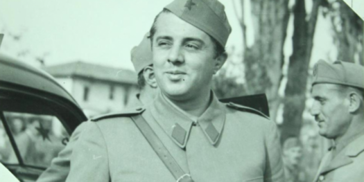 Zbulohet dosja e STASI-t! Ja përse dështuan misionet e CIA-s për përmbysjen e Enver Hoxhës, dëshmia sekrete e agjentit të dyfish të Kim Philby Zbulohet dosja e STASI-t! Ja përse dështuan misionet e CIA-s për përmbysjen e Enver Hoxhës, dëshmia sekrete e agjentit të dyfish të Kim Philby