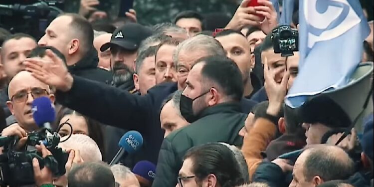 PD mund të shpallet organizatë terroriste nga SHBA nëse Berisha rikthehet në krye të saj, ish-kryeministri do nis vrasjen e kundërshtarëve për të trembur amerikanët