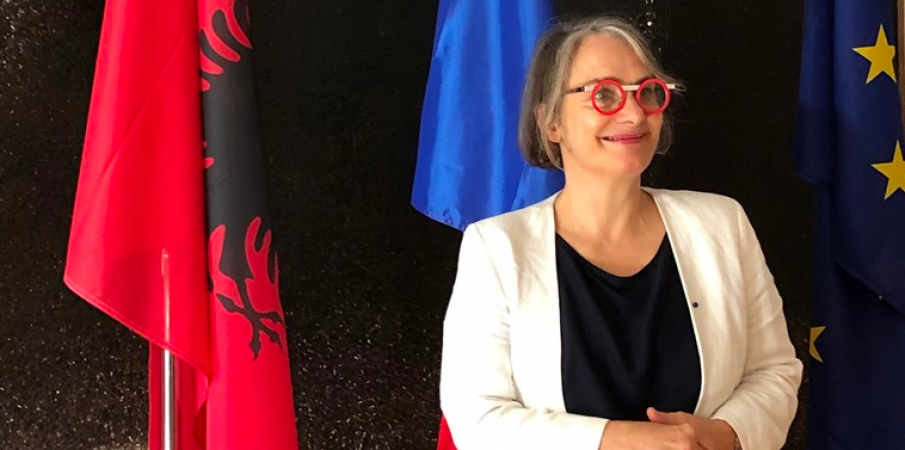 Franca i “pret krahët” Shqipërisë: Vetoja bullgare për Maqedoninë e Veriut duhet të ndalojë edhe avancimin e Shqipërisë në BE, dy vendet s’duhet të ndahen nga njëri- tjetri Franca i “pret krahët” Shqipërisë: Vetoja bullgare për Maqedoninë e Veriut duhet të ndalojë edhe avancimin e Shqipërisë në BE, dy vendet s’duhet të ndahen nga njëri- tjetri