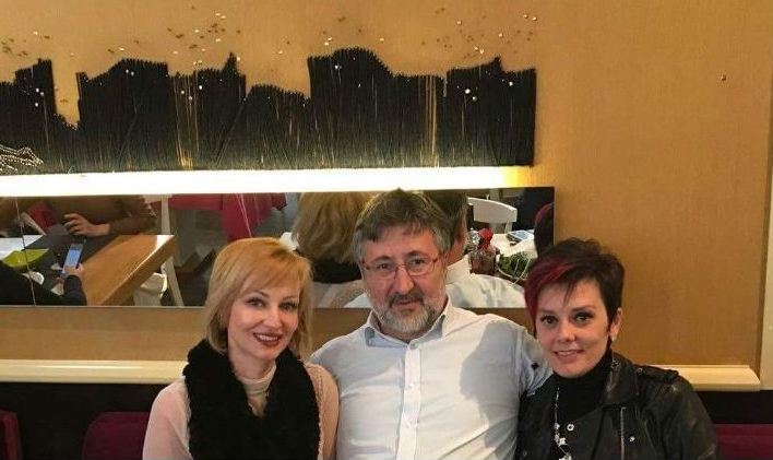 Burri i gjykatëses Kushtetuese dhe gazetari i Becchettit Andi Bejtja: Sot e murosëm përfundimisht Lulzim Bashën Burri i gjykatëses Kushtetuese dhe gazetari i Becchettit Andi Bejtja: Sot e murosëm përfundimisht Lulzim Bashën