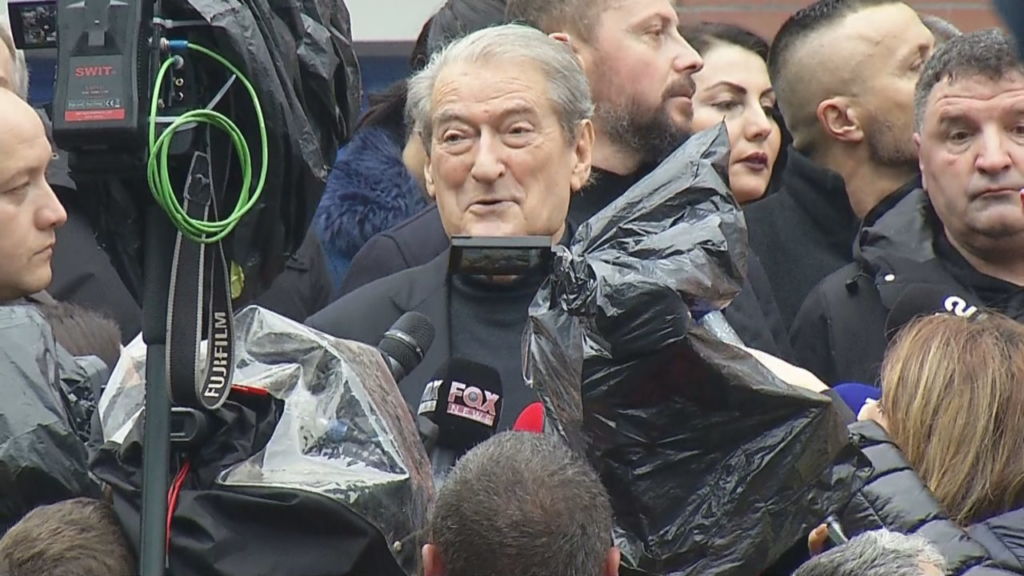 Sali Berisha: Do e mësyjmë prapë selinë e PD, por këtë radhë do përgatitemi më seriozisht me plan “kundragaz”