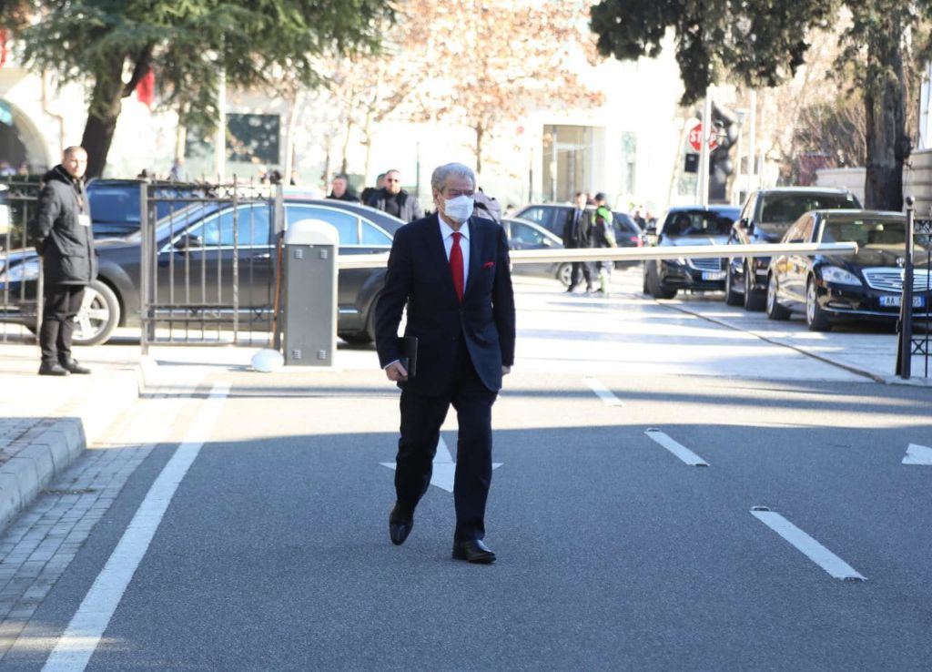 Berisha del blof me primaret, si u ndryshuan numrat e anëtarësisë dhe braktisja në Durrës, Vorë e Rrogozhinë, krahasimi me referendumin Berisha del blof me primaret, si u ndryshuan numrat e anëtarësisë dhe braktisja në Durrës, Vorë e Rrogozhinë, krahasimi me referendumin