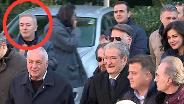 A është Myftar Lumeshi njeriu që i referohet Basha për pastrim parash me familjarët e Berishës?! Akuzohet se i bleu Shkëlzenit shtëpi 600 mijë euro A është Myftar Lumeshi njeriu që i referohet Basha për pastrim parash me familjarët e Berishës?! Akuzohet se i bleu Shkëlzenit shtëpi 600 mijë euro