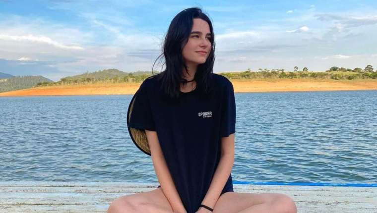 Vdes nga tromboza modelja 18-vjeçare, lajmin e trishtë e jep nënë e saj që është edhe prezantuesja, aktorja dhe biznesmenia e njohur