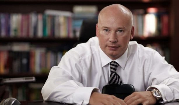 Zbardhen detajet: I arrestuari për skandalin e daljes së pagave punoi për një miliarder rus, dyshohet se u përdorën për spiunazh