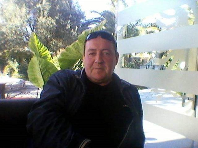 Hakmarrja “fut” në dhe 3 vëllezër! Viktima në Shkodër lë pas 3 fëmijë. Autorët i shkuan në lokal: Mesazhi që i dhanë para se ta vrisnin në tavolinë Hakmarrja “fut” në dhe 3 vëllezër! Viktima në Shkodër lë pas 3 fëmijë. Autorët i shkuan në lokal: Mesazhi që i dhanë para se ta vrisnin në tavolinë