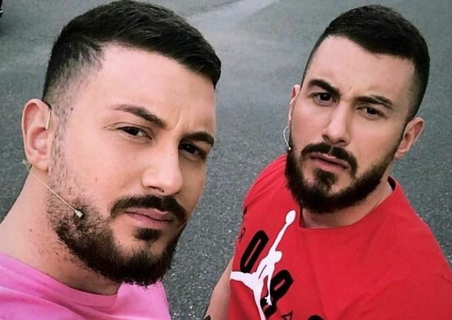 SKANDAL/ Betejë e ashpër jashtë ‘Big Brother Vip’! “Po na detyrojnë të votojmë Donaldin”, publikohet denoncimi i punonjësit dhe kushti i rëndë që iu kanë vendosur: Pronari i kompanis gjigante, mik i Romeos SKANDAL/ Betejë e ashpër jashtë ‘Big Brother Vip’! “Po na detyrojnë të votojmë Donaldin”, publikohet denoncimi i punonjësit dhe kushti i rëndë që iu kanë vendosur: Pronari i kompanis gjigante, mik i Romeos