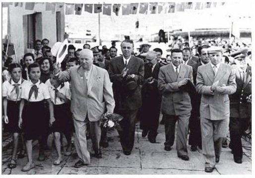 Dokumenti sekret: “Sulmi nga deti dhe toka”, zbulohet plani i rusëve për të pushtuar Shqipërinë në gusht 1962 Dokumenti sekret: “Sulmi nga deti dhe toka”, zbulohet plani i rusëve për të pushtuar Shqipërinë në gusht 1962