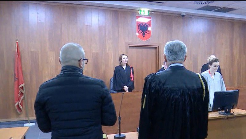 U dënua me burgim, reagon Tahiri: Jam moralisht i qetë sepse s’kam shkelur ligjin, ju dua shumë të gjithëve U dënua me burgim, reagon Tahiri: Jam moralisht i qetë sepse s’kam shkelur ligjin, ju dua shumë të gjithëve