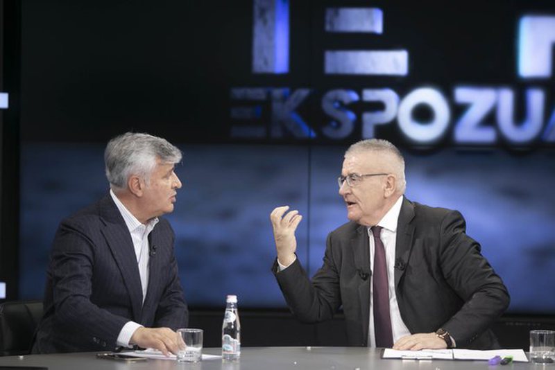 A ka shans që ish-ministri të lirohet? Maks Haxhia tregon goditjen e fortë që ka marrë Saimir Tahiri: I është hequr mundësia të…