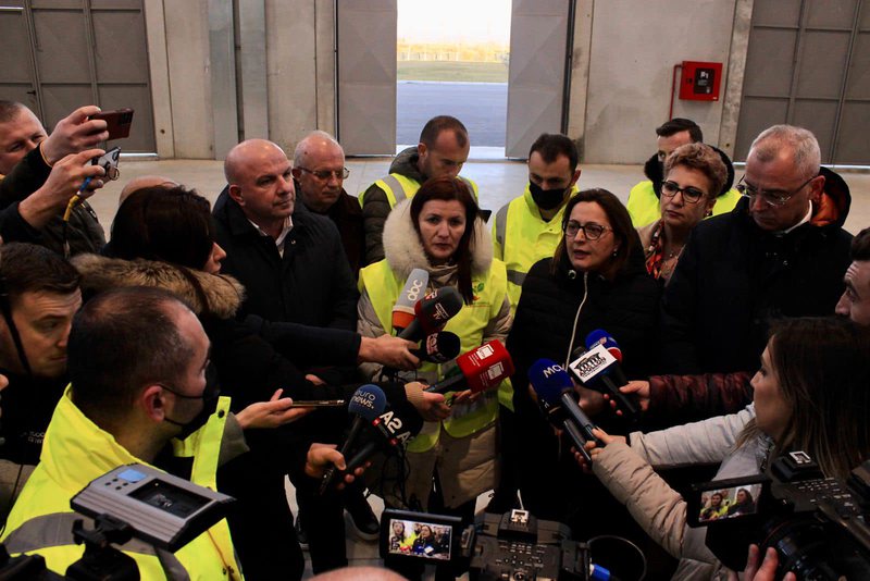 Felaj dhe Dhima fshikullojnë opozitën: Incenratori i Fierit vepër reale dhe që i vjen në ndihmë komuniteteve, boll me propagandë qesharak se nuk i’u beson askush Felaj dhe Dhima fshikullojnë opozitën: Incenratori i Fierit vepër reale dhe që i vjen në ndihmë komuniteteve, boll me propagandë qesharak se nuk i’u beson askush
