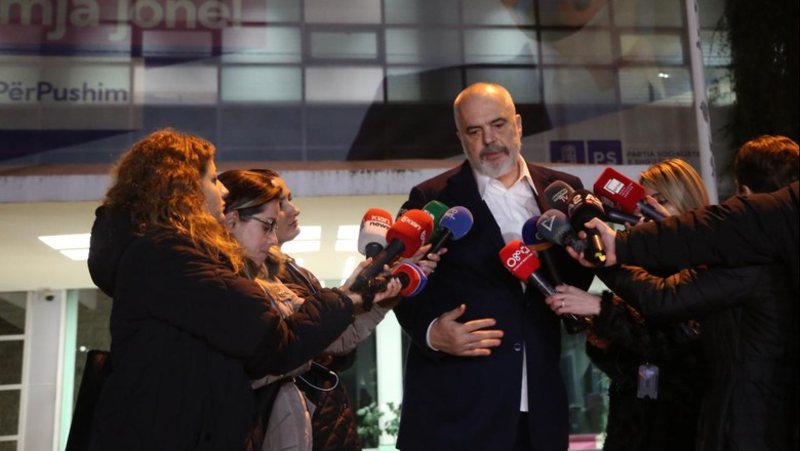 Çfarë i dhatë PD-së në këmbim të votave për vetingun? Rama i befason gazetarët me përgjigjen Çfarë i dhatë PD-së në këmbim të votave për vetingun? Rama i befason gazetarët me përgjigjen