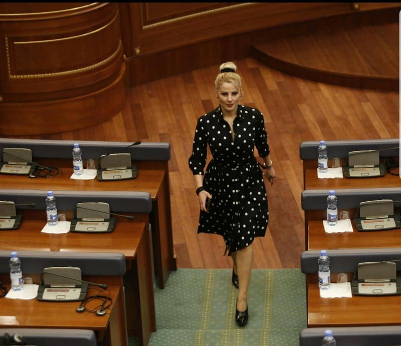 “A e di ti kush është babai i fëmijës”! Befason deputetja e njohur, tregon çfarë i ka ndodhur kur ishte vetëm 17 vjeç: Doktori hyri në dhomë dhe… “A e di ti kush është babai i fëmijës”! Befason deputetja e njohur, tregon çfarë i ka ndodhur kur ishte vetëm 17 vjeç: Doktori hyri në dhomë dhe…