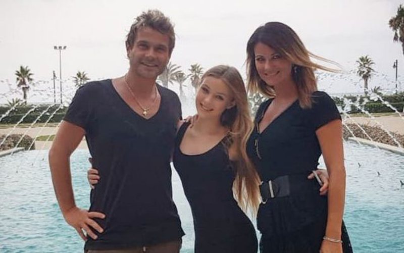 Çfarë ndodhi kaq papritur? Vajza e Ilir Shaqirit jep lajmin e keq: Nuk e pres dot babin pas finales. Detyrova mamin të… Çfarë ndodhi kaq papritur? Vajza e Ilir Shaqirit jep lajmin e keq: Nuk e pres dot babin pas finales. Detyrova mamin të…