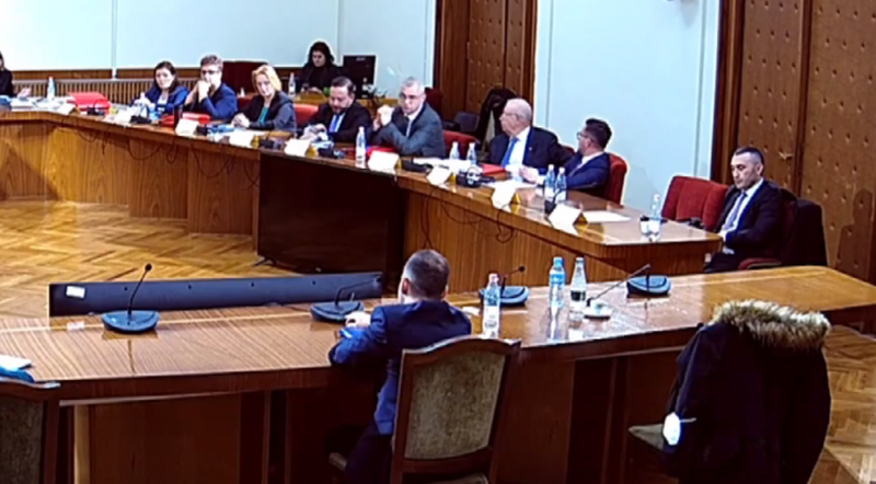 “S’e përdorni dot si foltore komisionin”! Deputeti i PS-së Alqi Bllako largohet nga Komisioni “S’e përdorni dot si foltore komisionin”! Deputeti i PS-së Alqi Bllako largohet nga Komisioni