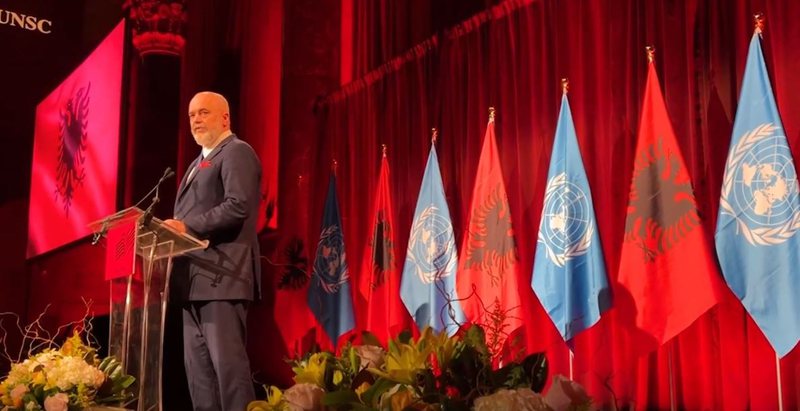 (VIDEO-LIVE) “Më lini ta nis e të dal jashtë skenarit dhe ta them troç”! Rama jep lajmin e shumëpritur: Një ngjarje historike! (VIDEO-LIVE) “Më lini ta nis e të dal jashtë skenarit dhe ta them troç”! Rama jep lajmin e shumëpritur: Një ngjarje historike!