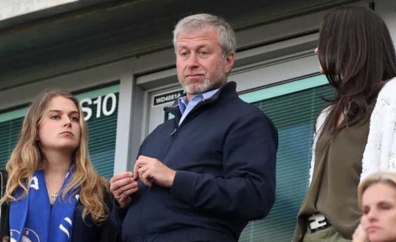 Miliarderi rus, Abramovich jep dorëheqjen nga Chelsea Miliarderi rus, Abramovich jep dorëheqjen nga Chelsea