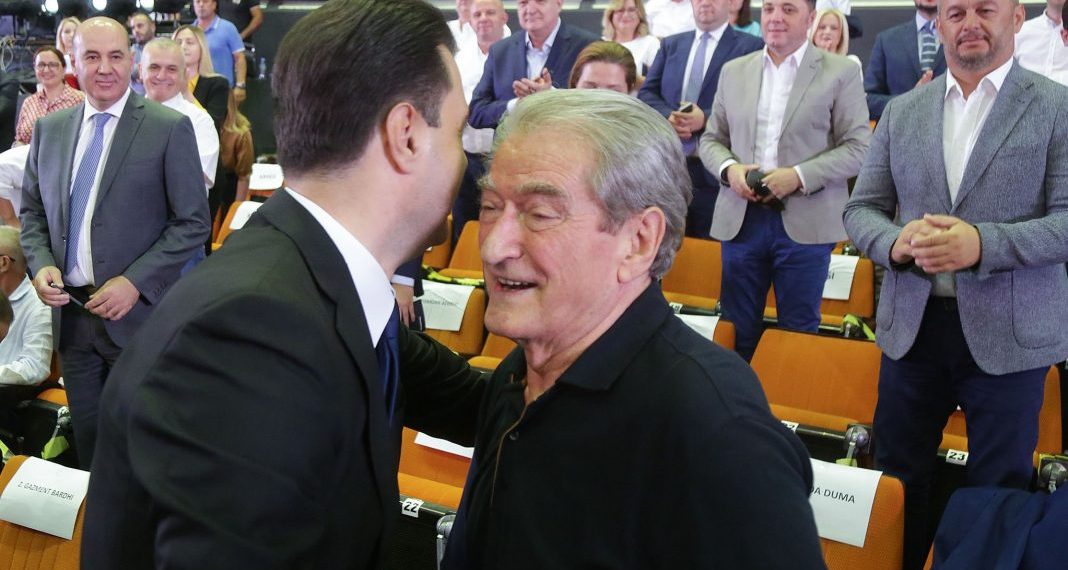 Nuk ka bashkim me ata që je divorcuar në gjykatë! Kreshnik Spahiu zbulon lojën Berisha-Basha: Imoralitetin politik apo mashtrim?! Nuk ka bashkim me ata që je divorcuar në gjykatë! Kreshnik Spahiu zbulon lojën Berisha-Basha: Imoralitetin politik apo mashtrim?!