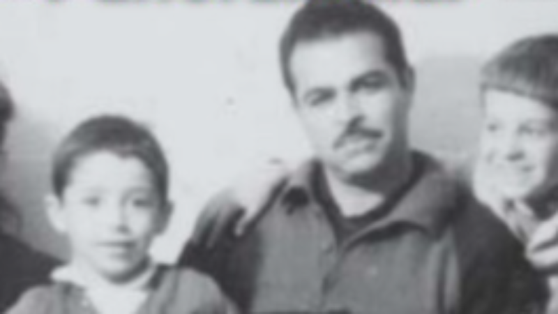 “Shoku m*** thuaj, vajza dashuron një arixhi”! Tragjedia e vajzës së kolonelit që u martua me një rom! I biri rrëfen ngjarjen e rëndë në komunizëm “Shoku m*** thuaj, vajza dashuron një arixhi”! Tragjedia e vajzës së kolonelit që u martua me një rom! I biri rrëfen ngjarjen e rëndë në komunizëm