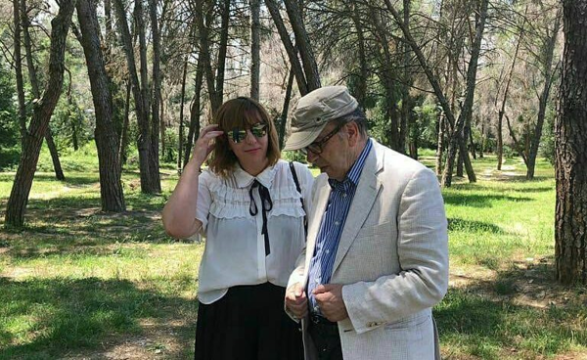 Intervista e rrallë e Kadaresë për motrën e tij, Kadrie Kadare: Ajo desh më mori në qafë, u përfshi në biseda për jetën intime të Enver Hoxhës Intervista e rrallë e Kadaresë për motrën e tij, Kadrie Kadare: Ajo desh më mori në qafë, u përfshi në biseda për jetën intime të Enver Hoxhës