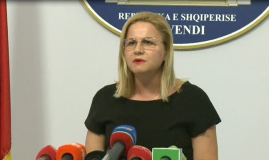 Tani që e njoha pronarin e tokës së Nëna Lizës Tani që e njoha pronarin e tokës së Nëna Lizës