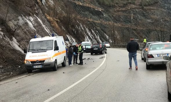 E turpshme- Si gënjen Top Channel dhe ABC News për aksidentin me 3 viktima E turpshme- Si gënjen Top Channel dhe ABC News për aksidentin me 3 viktima