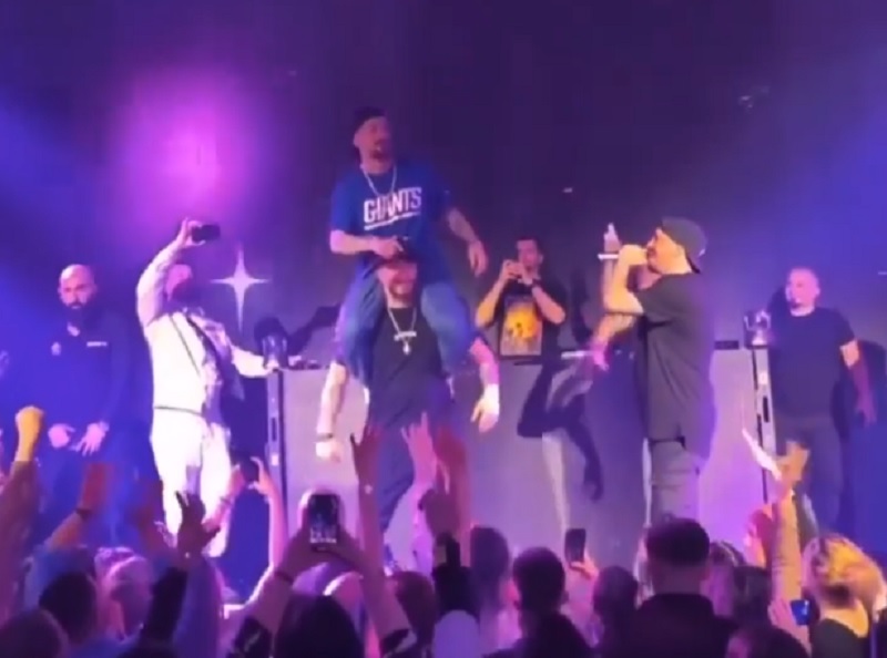 Donaldi e djeg natën e parë jashtë “Big Brother Vip”, mungon Triksa por nuk mungon “Bora” Donaldi e djeg natën e parë jashtë “Big Brother Vip”, mungon Triksa por nuk mungon “Bora”