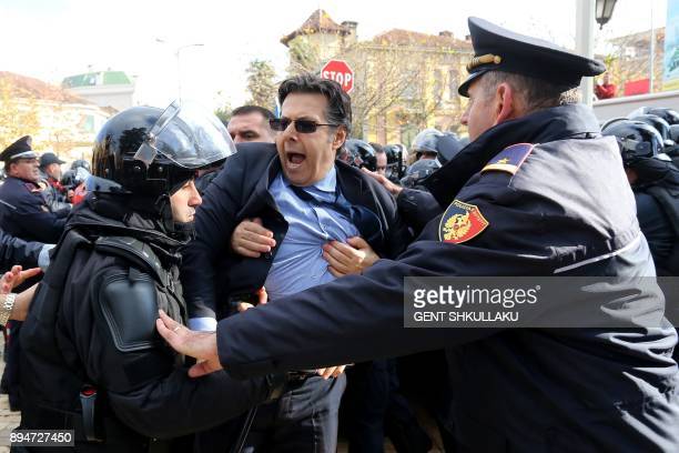 Paloku i “tmerrshëm në rrëzimet e qeverive: Do ta rrëzojmë Ramën, nuk ka rrugë tjetër veç përballjes me forcë Paloku i “tmerrshëm në rrëzimet e qeverive: Do ta rrëzojmë Ramën, nuk ka rrugë tjetër veç përballjes me forcë