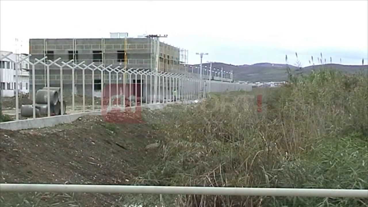 Kontroll blic në burgun ku ndodhet Tahiri, të dënuarve u gjenden drogë dhe mjete për komunikim! Ja ku i kishin fshehur Kontroll blic në burgun ku ndodhet Tahiri, të dënuarve u gjenden drogë dhe mjete për komunikim! Ja ku i kishin fshehur