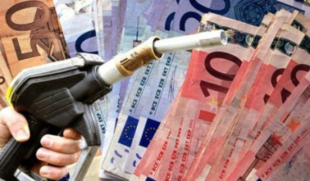 “Çmendet” nafta në Shqipërinë e bordeve të Ballukut, ja sa ishin çmimet në Itali më 24 gusht “Çmendet” nafta në Shqipërinë e bordeve të Ballukut, ja sa ishin çmimet në Itali më 24 gusht