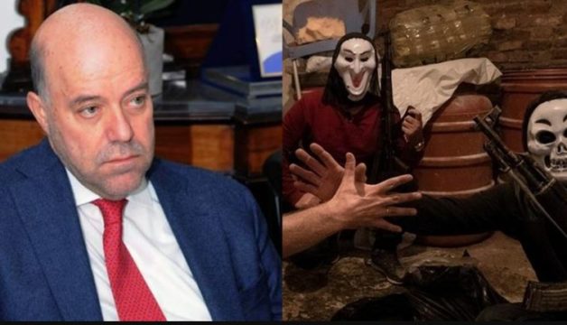 “Djemtë i kanë në universitetet më të shtrenjta”, prokurori italian: Si po e bën ligjin në trafikun e drogës mafia shqiptare “Djemtë i kanë në universitetet më të shtrenjta”, prokurori italian: Si po e bën ligjin në trafikun e drogës mafia shqiptare