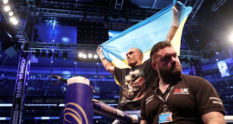 Dueli i famshëm i peshave të rënda në boks drejt dështojë, kampioni ukrainas Usyk i tronditur mbetet në Londër Dueli i famshëm i peshave të rënda në boks drejt dështojë, kampioni ukrainas Usyk i tronditur mbetet në Londër