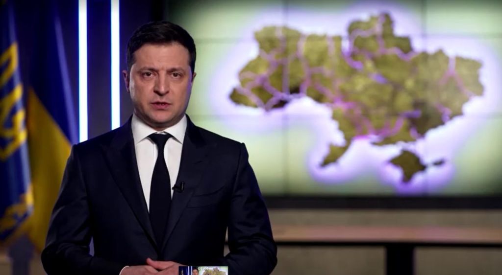 Fjalimi emocionues i presidentit ukrainas, drejtuar rusëve: Nëse tentoni të na merrni vendin, lirinë, jetën tonë, do të shihni fytyrat tona, jo shpinën! Kjo është toka jonë Fjalimi emocionues i presidentit ukrainas, drejtuar rusëve: Nëse tentoni të na merrni vendin, lirinë, jetën tonë, do të shihni fytyrat tona, jo shpinën! Kjo është toka jonë