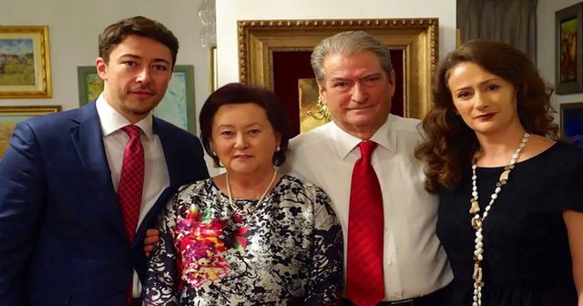 Berisha i “sinqertë” betohet: Ju garantoj se unë dhe fëmijët e mi nuk i kemi vjedhur kurrë shqiptarët, më shpallën “non “grata” për të ndihmuar Ramën Berisha i “sinqertë” betohet: Ju garantoj se unë dhe fëmijët e mi nuk i kemi vjedhur kurrë shqiptarët, më shpallën “non “grata” për të ndihmuar Ramën