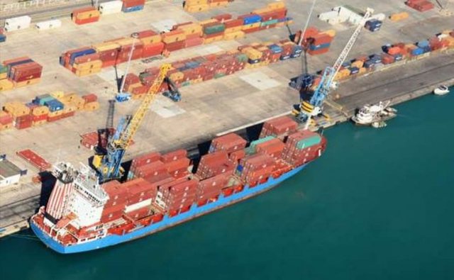 Mbërrin në portin e Durrësit anija e ‘fundit’ nga Rusia, ja çfarë solli Mbërrin në portin e Durrësit anija e ‘fundit’ nga Rusia, ja çfarë solli