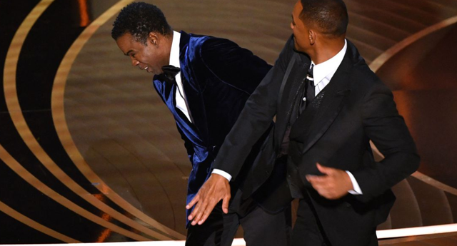 Plas keq sherri mes dy aktorëve të njohur, shkak i zënkës gruaja e njërit prej tyre, publikohet VIDEO që po ‘thyen’ rrjetin Plas keq sherri mes dy aktorëve të njohur, shkak i zënkës gruaja e njërit prej tyre, publikohet VIDEO që po ‘thyen’ rrjetin